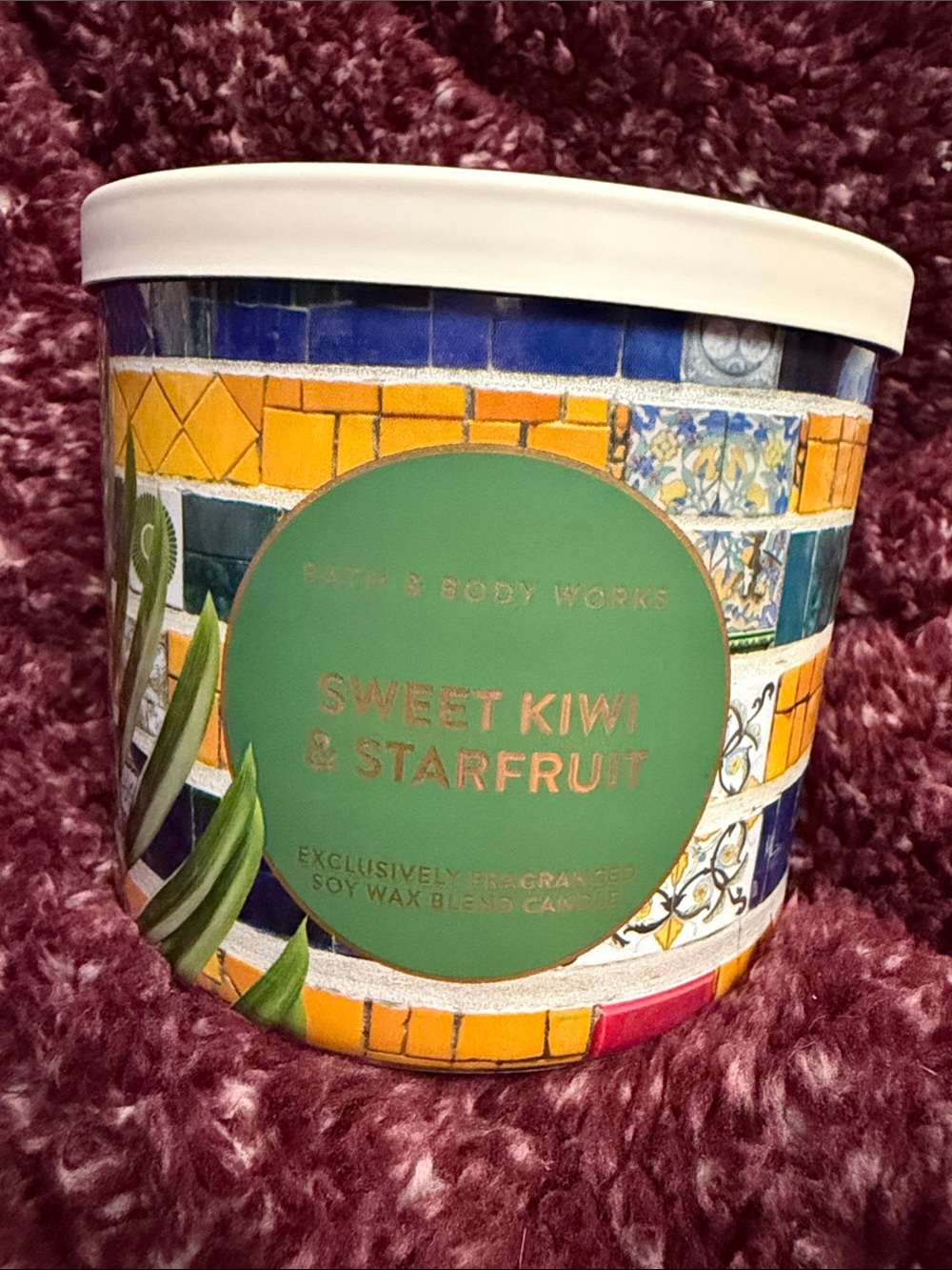 ❤️‍🔥 Bath & Body Works Candle - Sweet Kiwi and Starfruit! 3 wick candle. YUMMY!